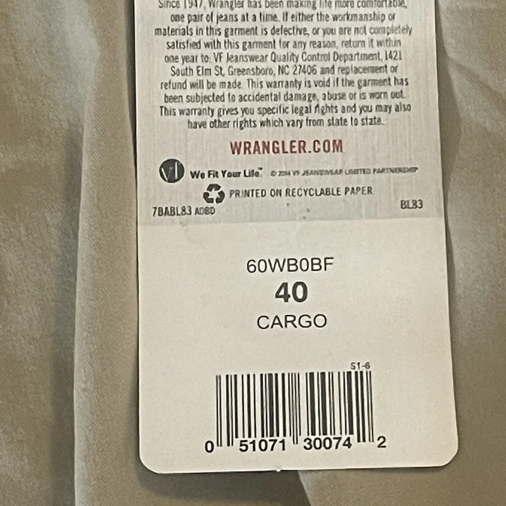 Wrangler Performance Cargo Shorts Men's 40 Khaki Outdoor Hiking NWT